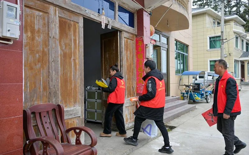 温州文成：畲乡“背包客”服务暖民心