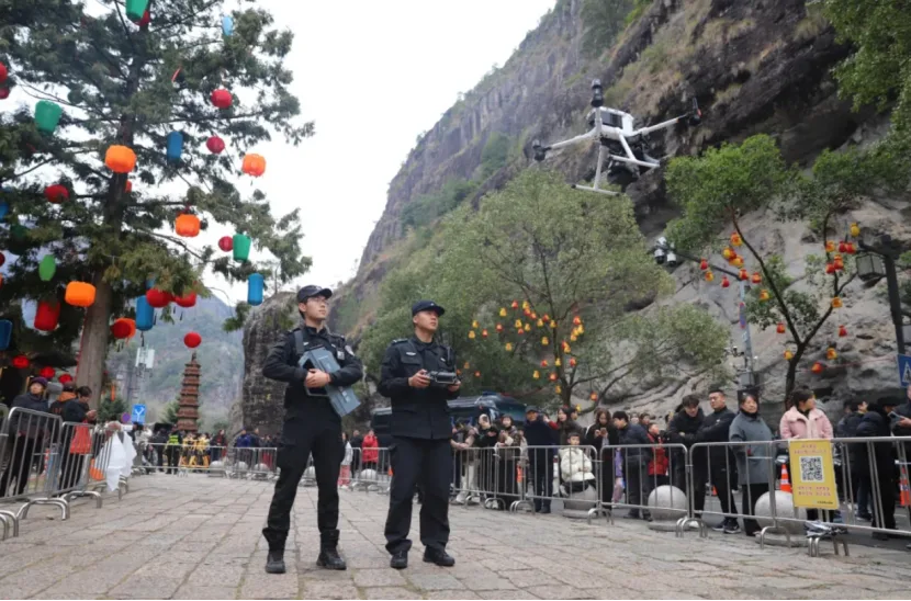 楠溪江畔的“天空之眼” 无人机战队在空中护航平安