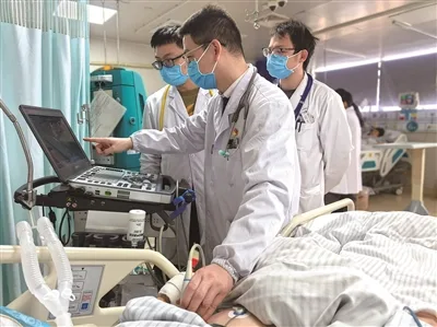 24小时“不打烊”！他们是守护生命的“急先锋”