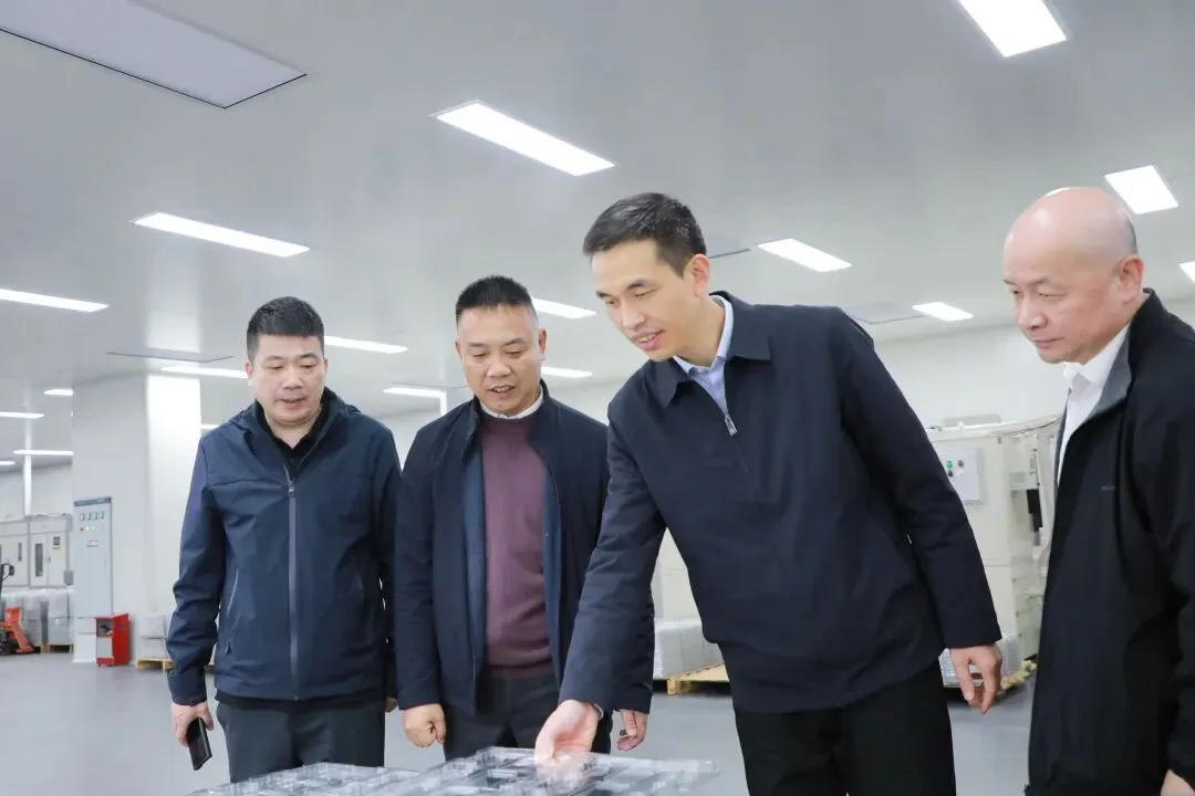 苍南县委书记张本锋调研走访苍南县部分企业