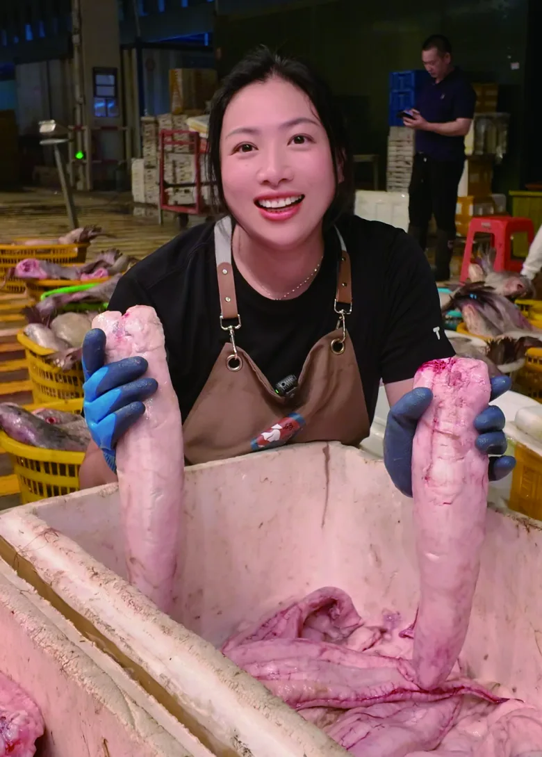 “外公划桨，父亲开船，我开直播”……温州“渔三代”用一部手机卖海鲜，半月入账200万元