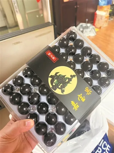 见过“葡萄”长在树干上吗？苍南小伙种出“网红”树葡萄