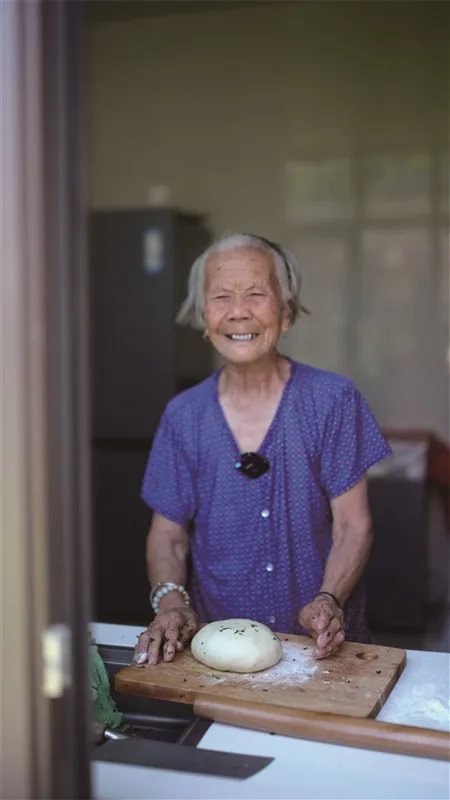 100岁潘奶奶的“智慧人生” 温润善良是为人处世的底色