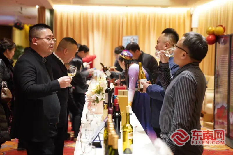 福建援疆结硕果 新疆天山北麓葡萄酒产区在榕推介