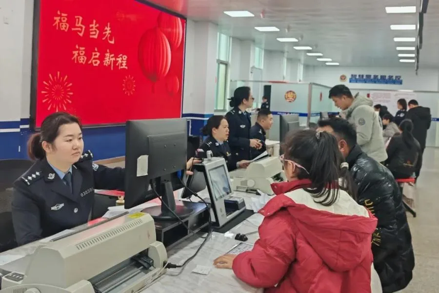 巾帼绽放光芒 她们用各自的方式诠释责任与担当