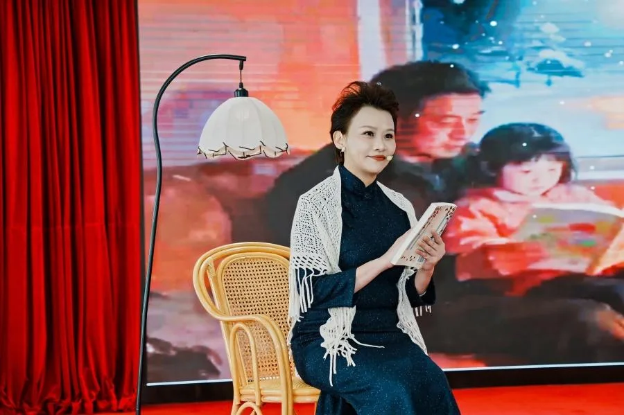 庆祝“三八”国际妇女节 省总工会举办“玫瑰书香”女职工主题阅读活动