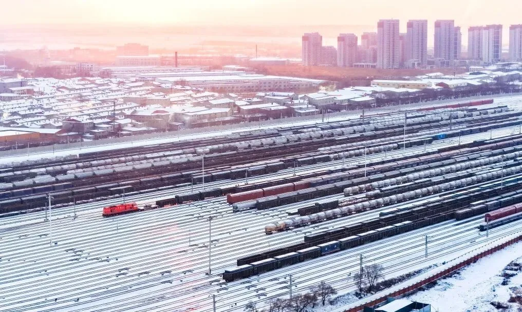 1月份国家铁路发送货物3.32亿吨 中欧班列开行1842列