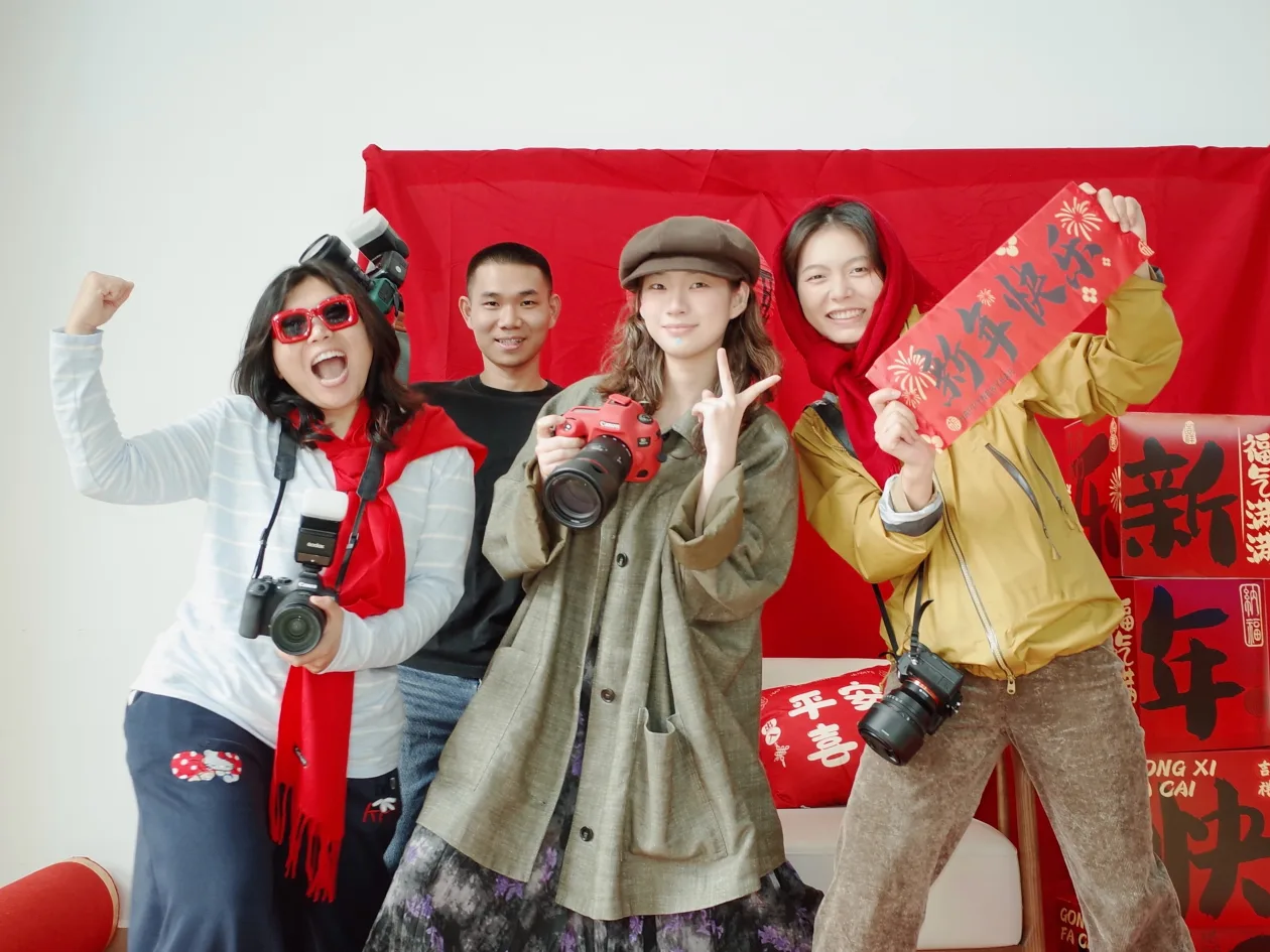 养老院来了群“爱”拍照的年轻人（新春走基层·我给记者讲个暖心事）