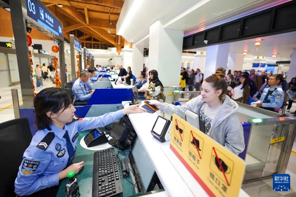 2026年春节假期海南出入境客流同比增长43.3%