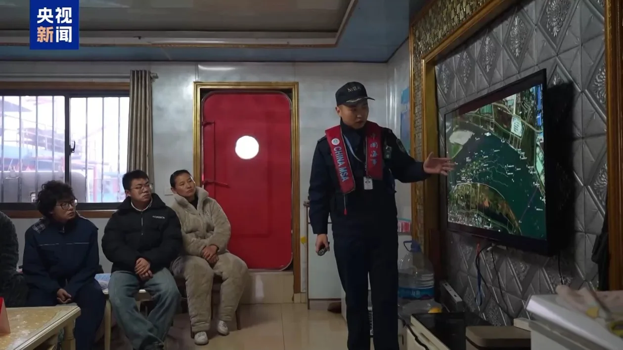 新春走基层丨江豚跃水 百舸争流 离不开长江黄金水道上的这份守护