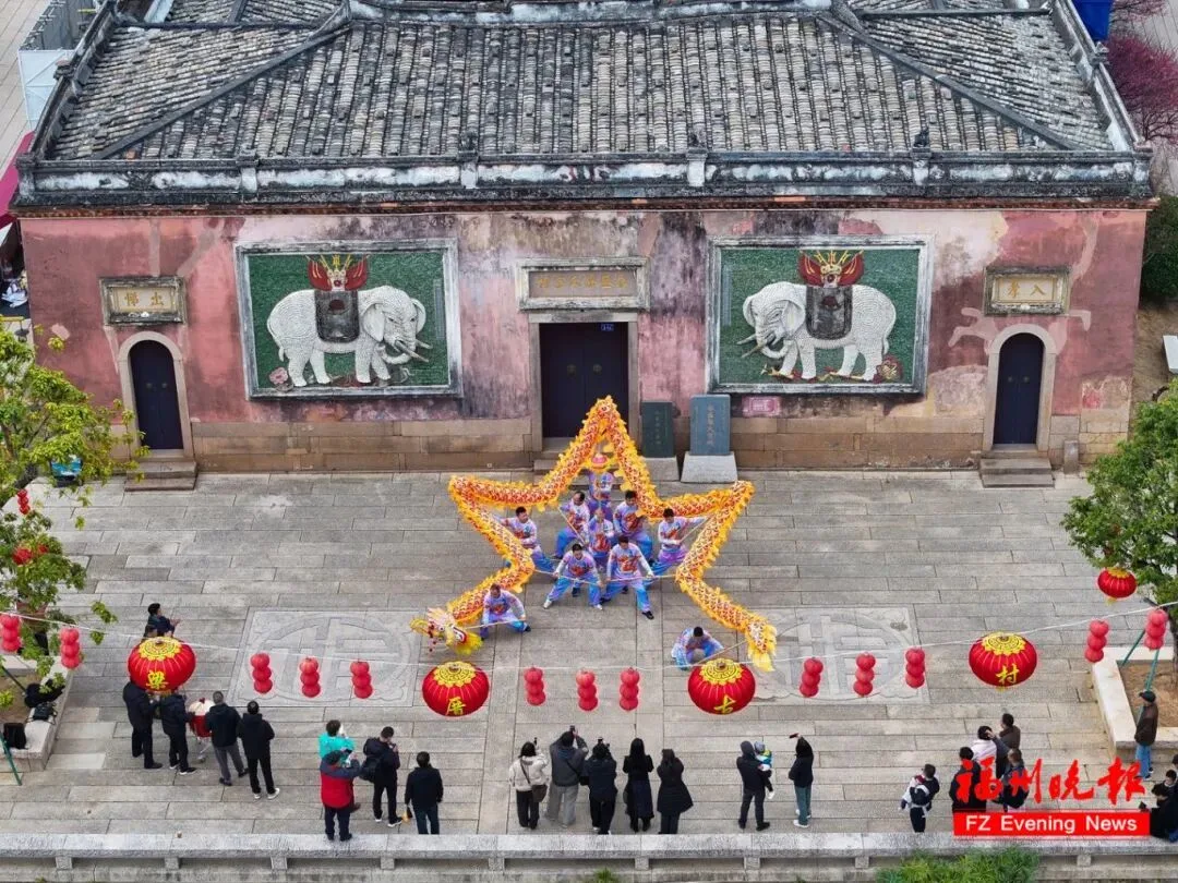 “洋弟子”慕名来求学！福州郑一良一手舞龙技艺，绝了！