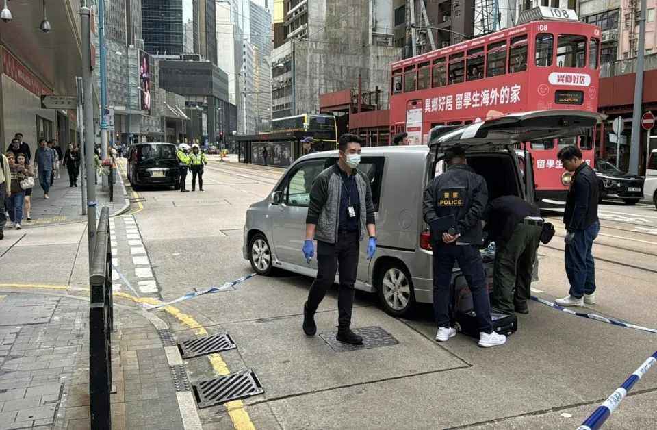 港媒：香港上环发生抢劫案，两人兑换千万港元后遇劫，三名涉案男子被当场拘捕