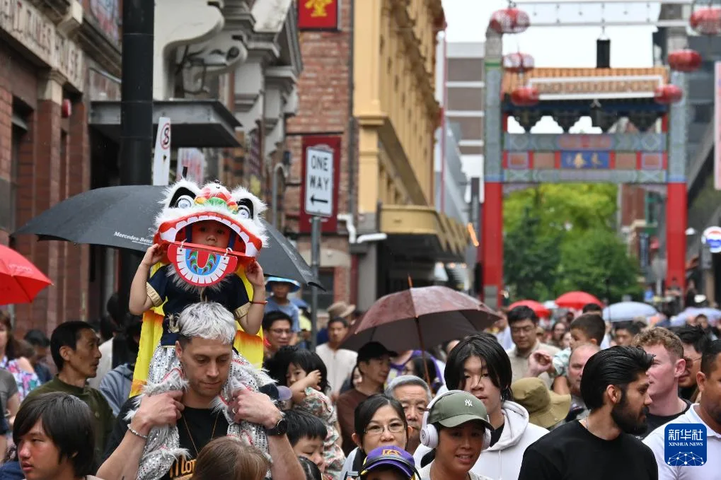 通讯丨墨尔本街头馆内共庆中国年