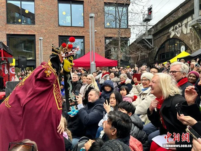 （新春见闻）马年春韵入英伦