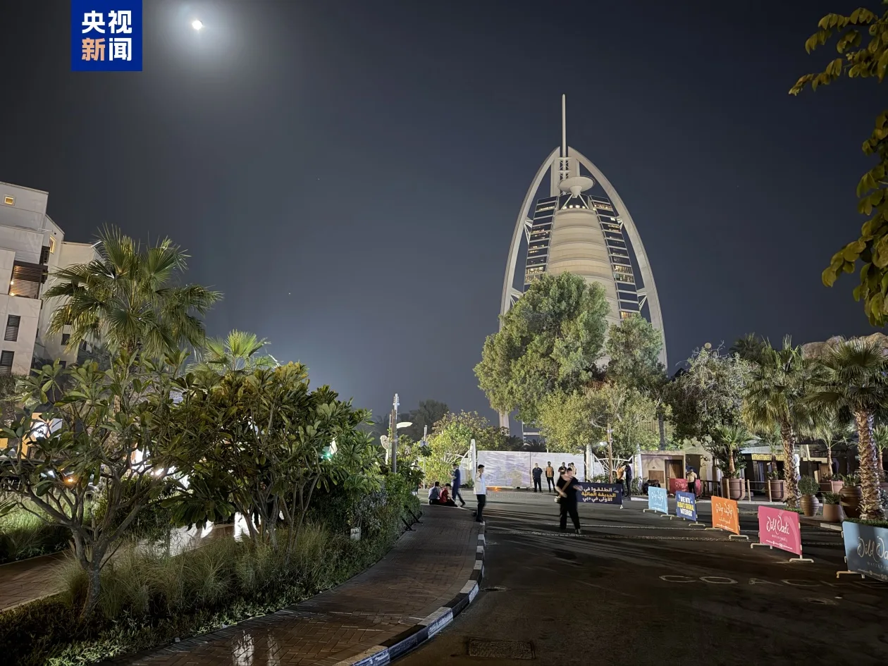 视频丨迪拜国际机场航站楼遭到袭击