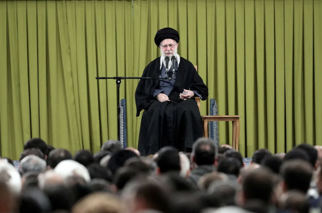 外媒爆：以色列和美国在哈梅内伊与其核心圈子成员会面之际发动袭击