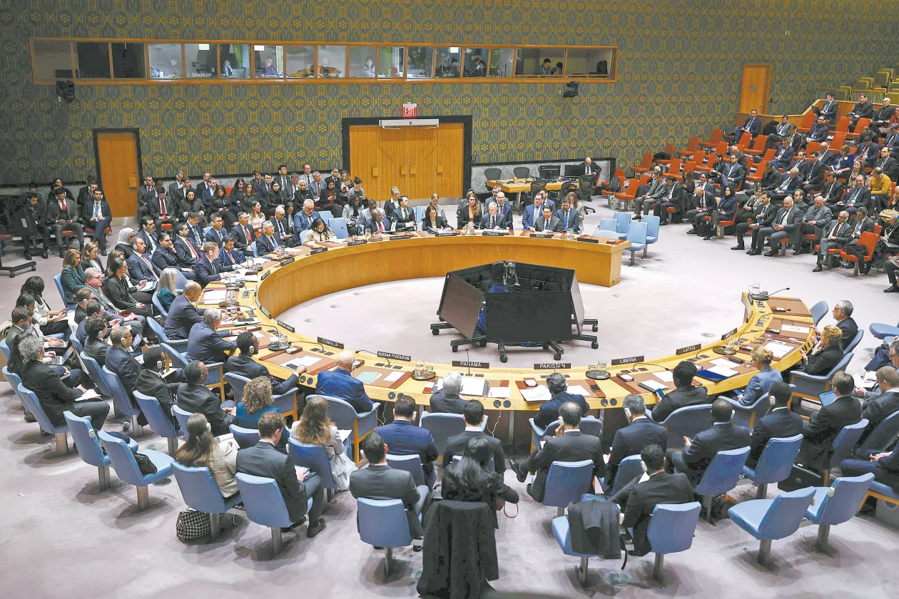 哈梅内伊“殉难”，伊朗严厉报复，美以袭击伊朗点燃中东战火