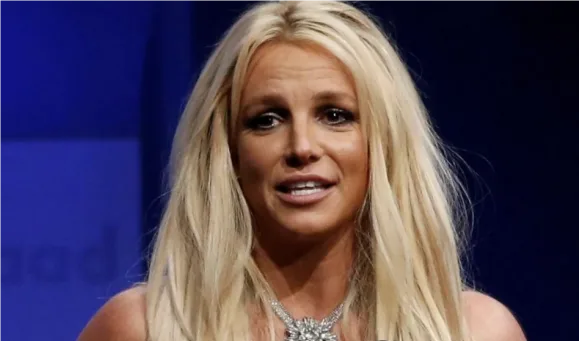 外媒：美国流行歌手“小甜甜”布兰妮因涉嫌酒驾被捕，将于5月出庭受审