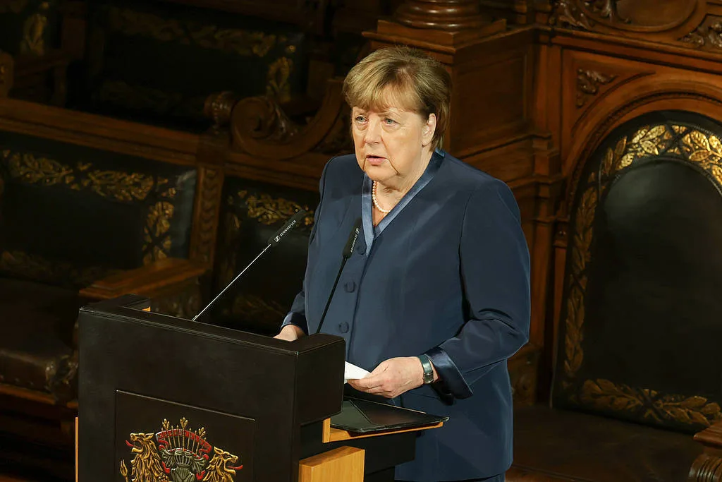 德媒：默克尔罕见现身呼吁欧洲团结