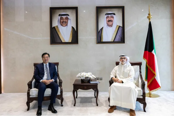 中国政府中东问题特使翟隽会见科威特外交大臣杰拉赫