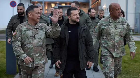 美媒披露：美军将官火车上遗失机密地图超24小时，还在基辅“过度饮酒”摔成脑震荡