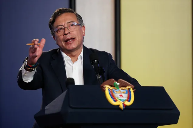 哥伦比亚总统披露：一名参议员的车队遭武装贩毒分子袭击