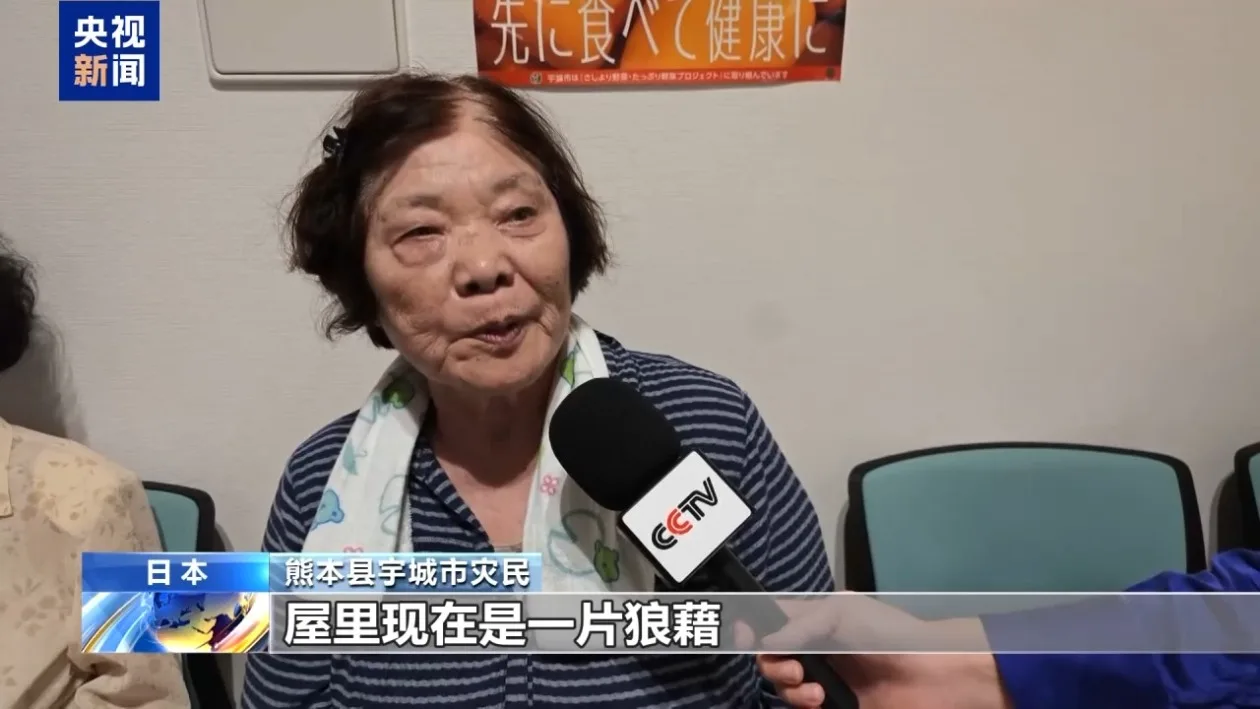 担心余震 日本地震灾区居民选择在避难所过夜