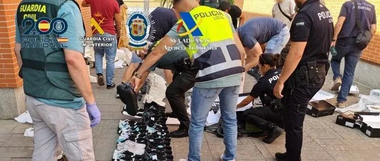 【欧浪】西班牙警方突袭查获110万欧假货！嫌疑人供出“马德里华人仓库区”源头