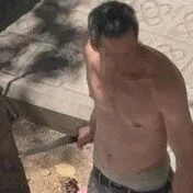 【欧浪】巴塞罗那几乎重演割喉惨案 男子持刀走在街头威胁路人引发大恐慌