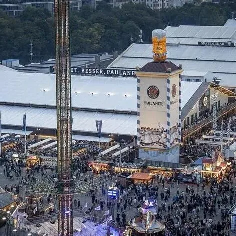 质疑慕尼黑啤酒节摊位分配机制后，一名经营者遭行业组织“除名”