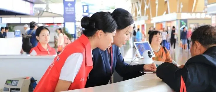 华人回国，无法坐飞机、乘高铁