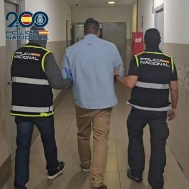 【欧浪】西班牙南部7人涉嫌袭击共和国旗帜携带者被捕