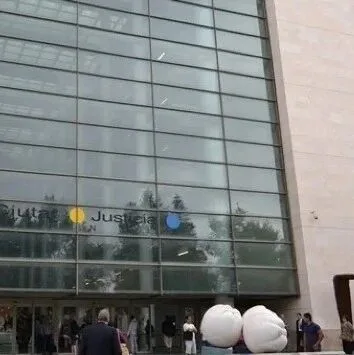 【欧浪】西班牙检方为教堂持刀袭击案三名被告求刑共96年